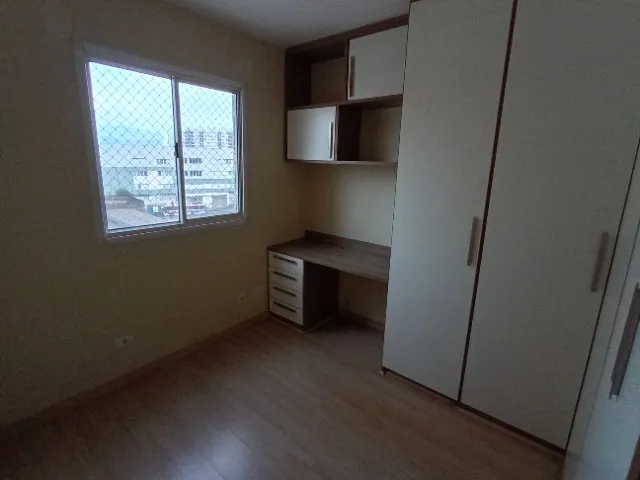 Unfurnished 2-bedroom apartment with open-plan gas kitchen — photo 6
