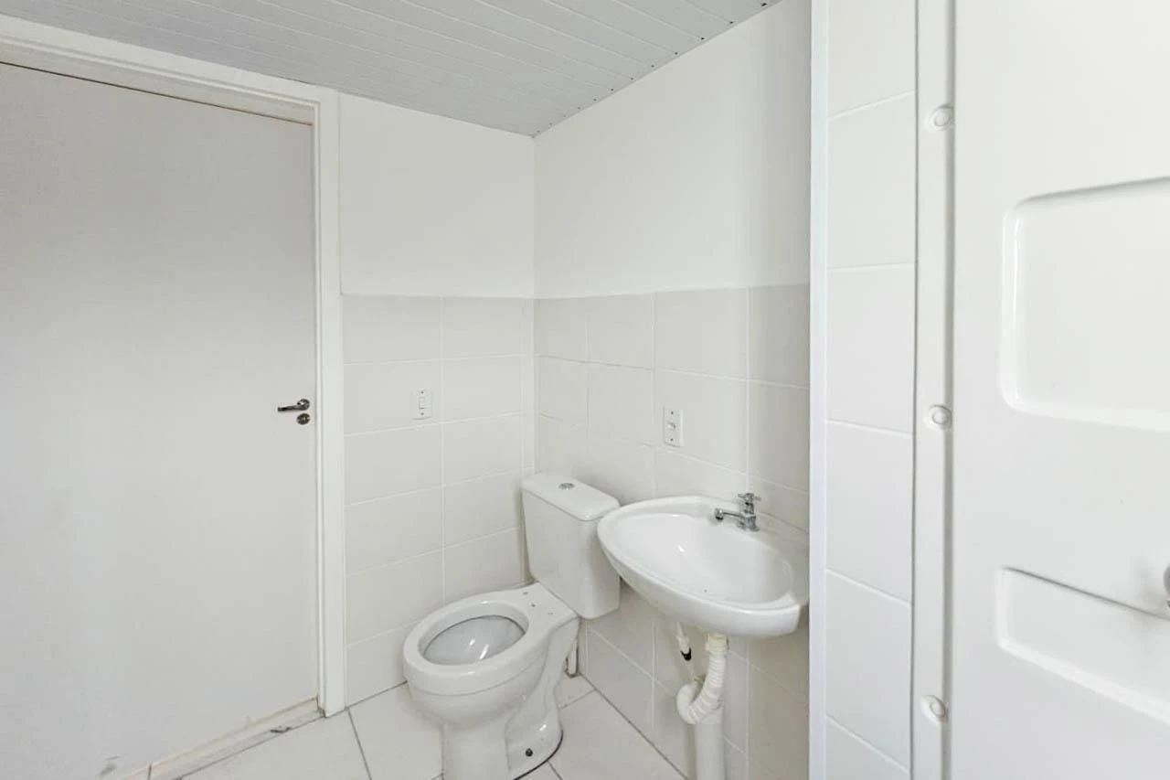 2-bedroom apartment in a building with a gym — photo 33