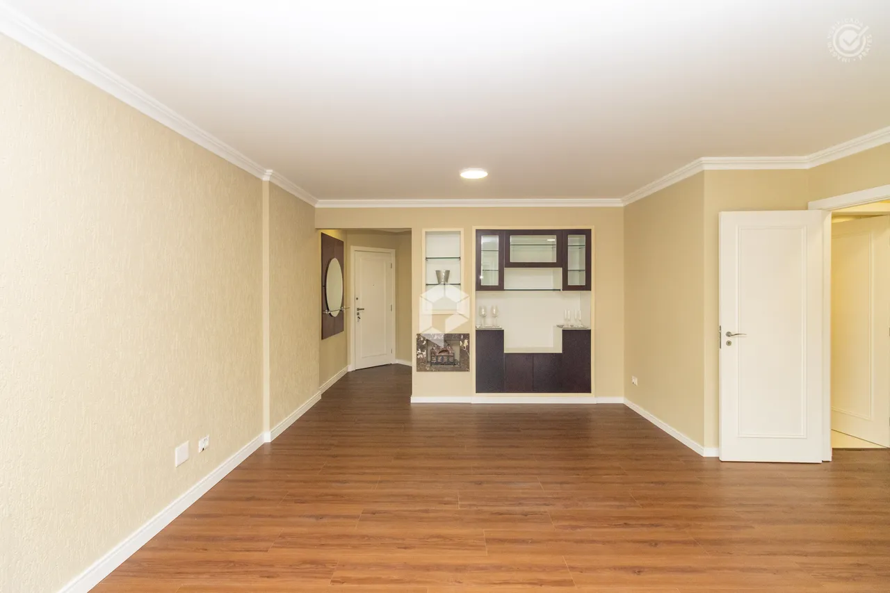 2-bedroom apartment with 137 m² and fitted kitchen cabinets — photo 5