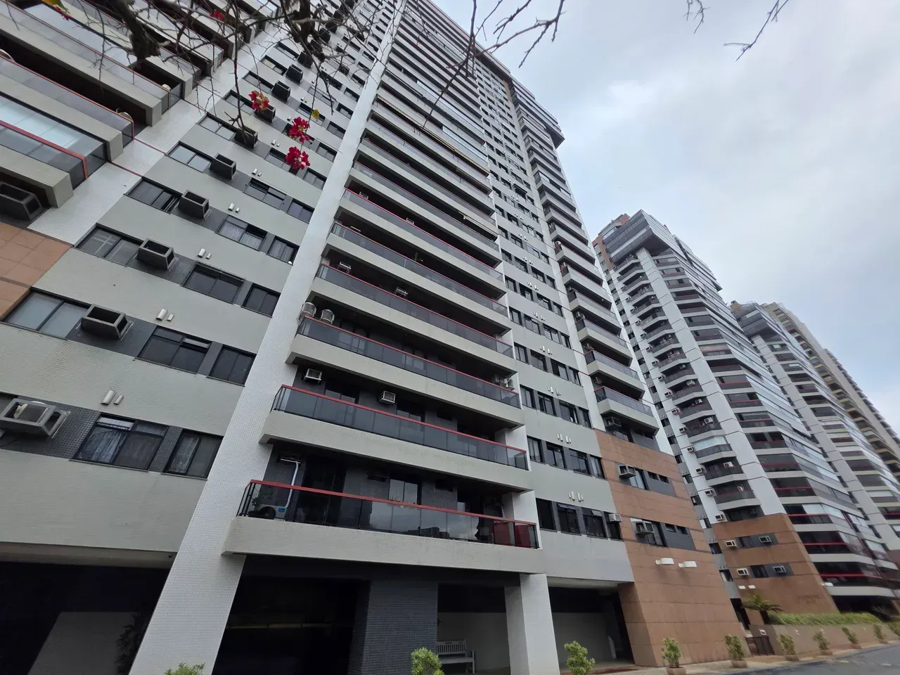 Furnished 2-bedroom apartment with 3 bathrooms — photo 35