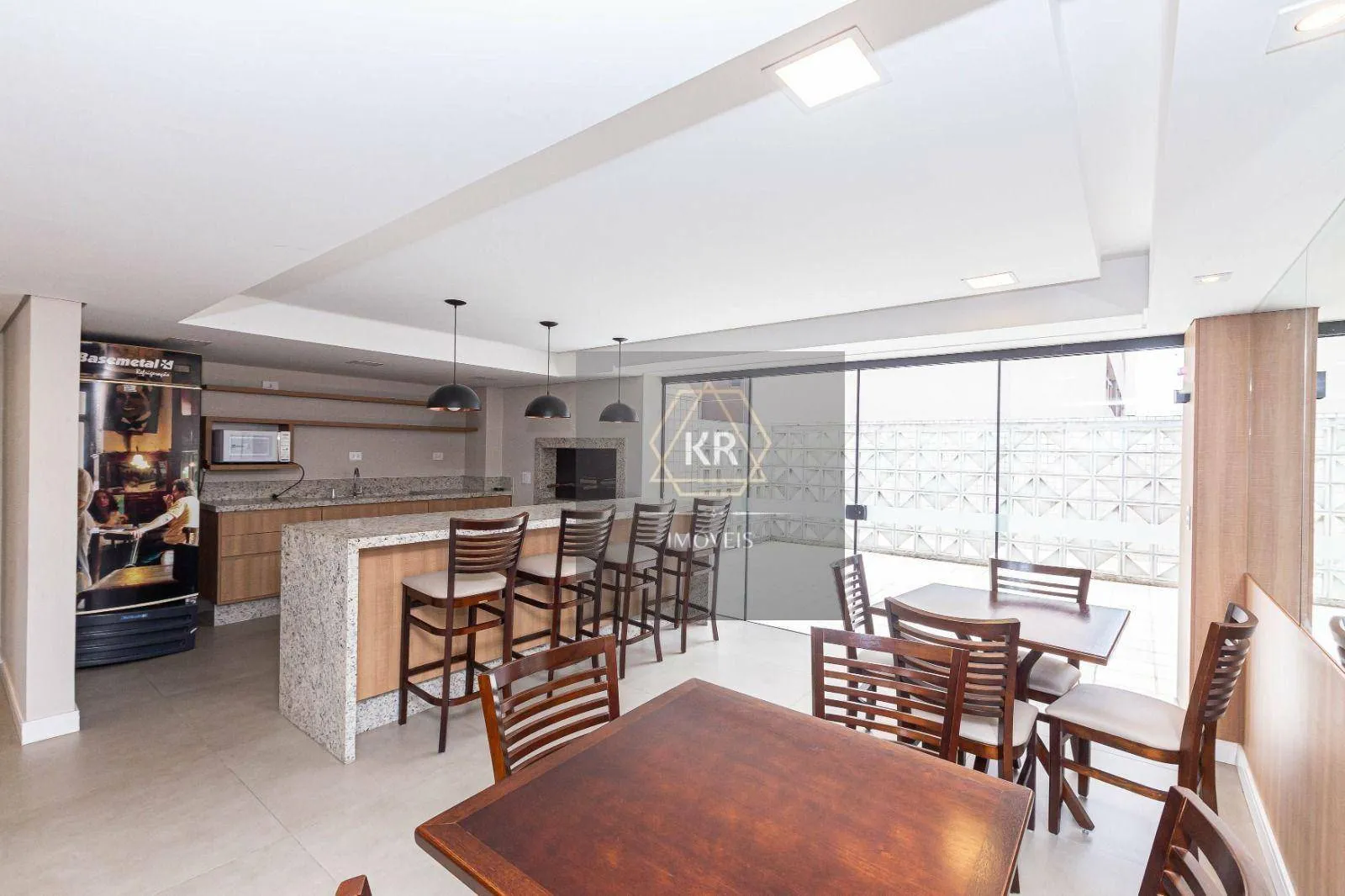 1-bedroom apartment with open-plan kitchen — photo 21