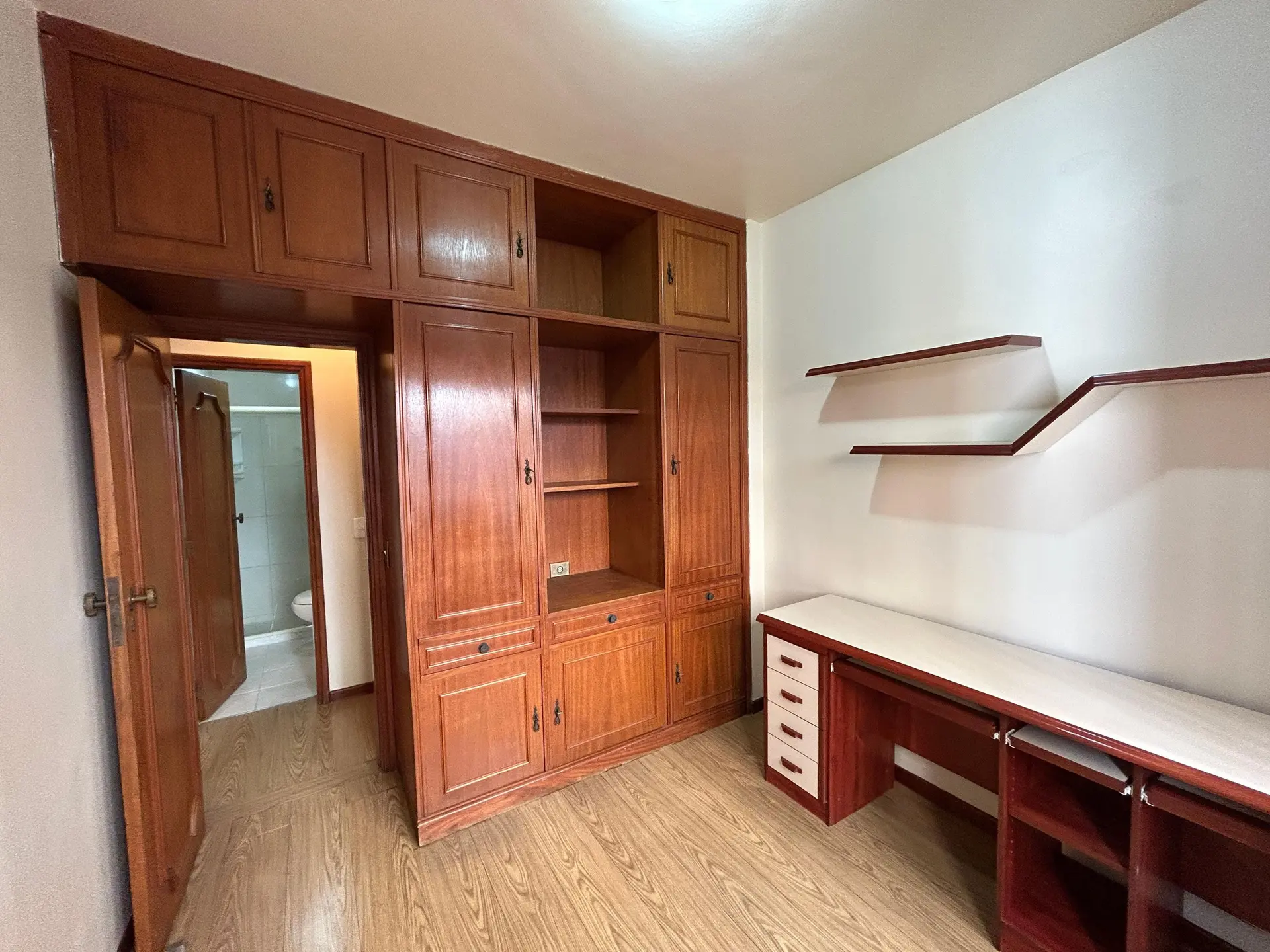 Apartamento com 3 quartos e suíte em bom estado — photo 50