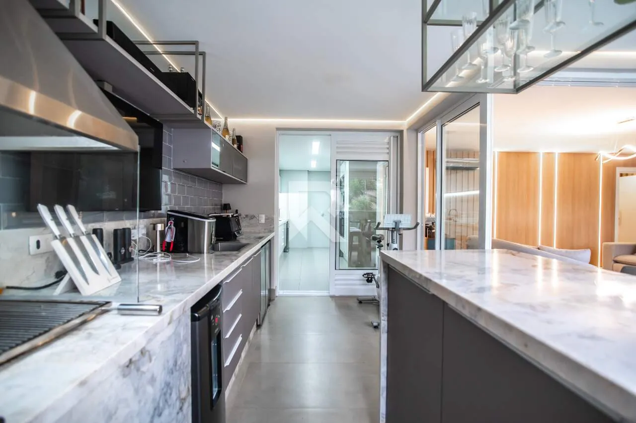 Furnished apartment with 4 en-suite bedrooms and 255 m² — photo 10