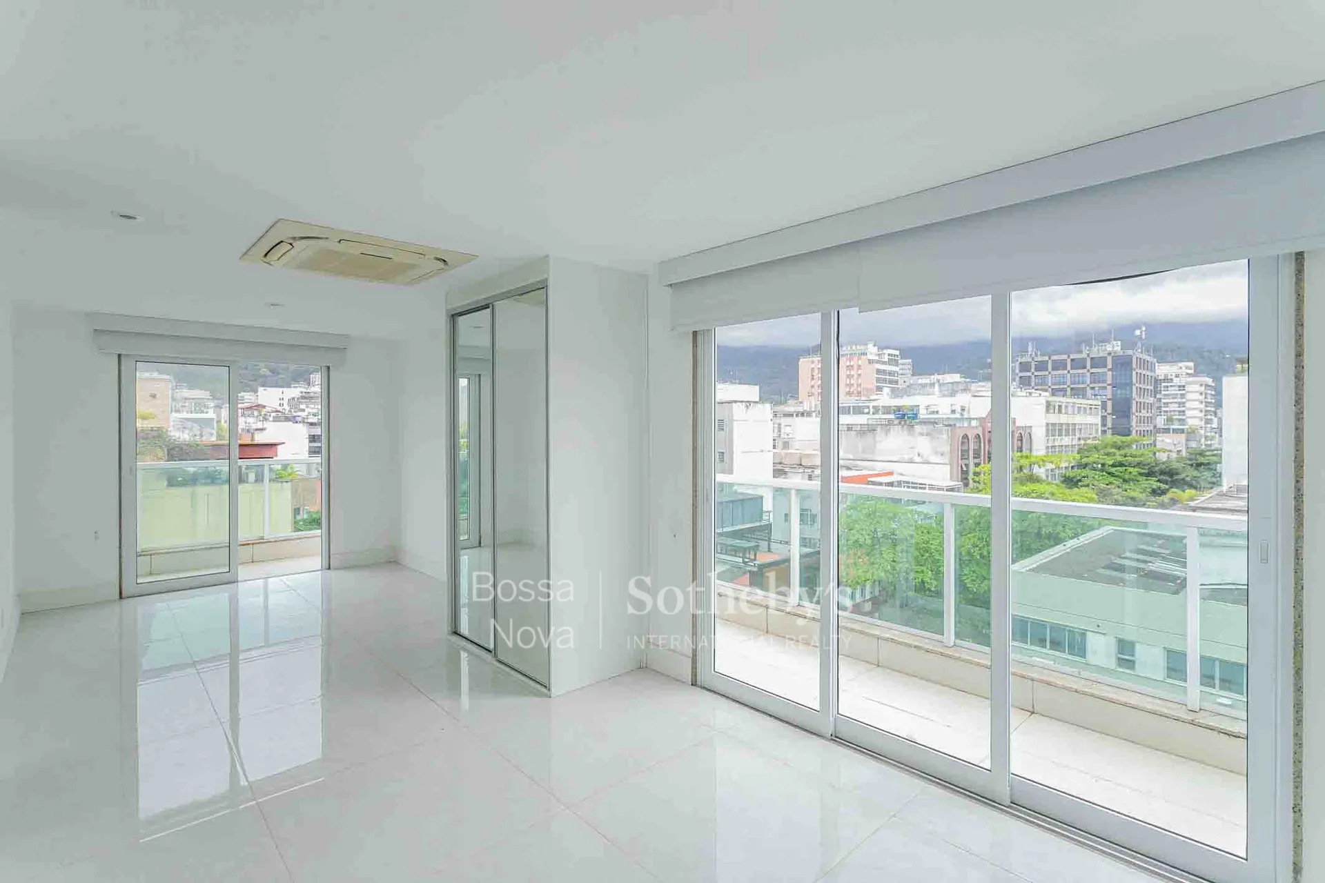 3-bedroom apartment with a private BBQ — photo 10