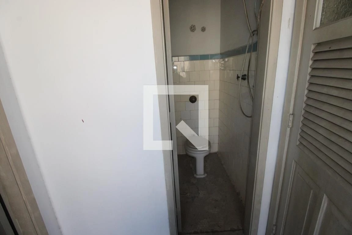 Wood or laminate floors in a 2-bedroom apartment, 100 m² — photo 21