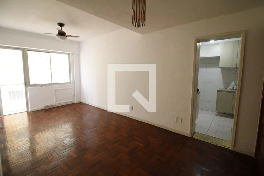 Apartamento de 3 quartos com sacada e 72 m²