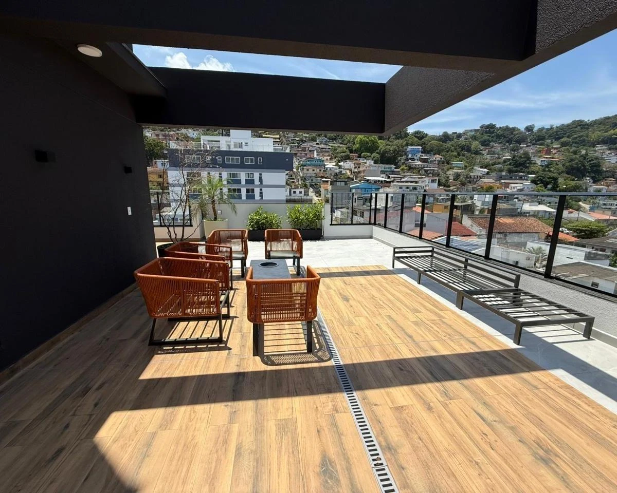 One-bedroom apartment with a grill on the balcony — photo 12