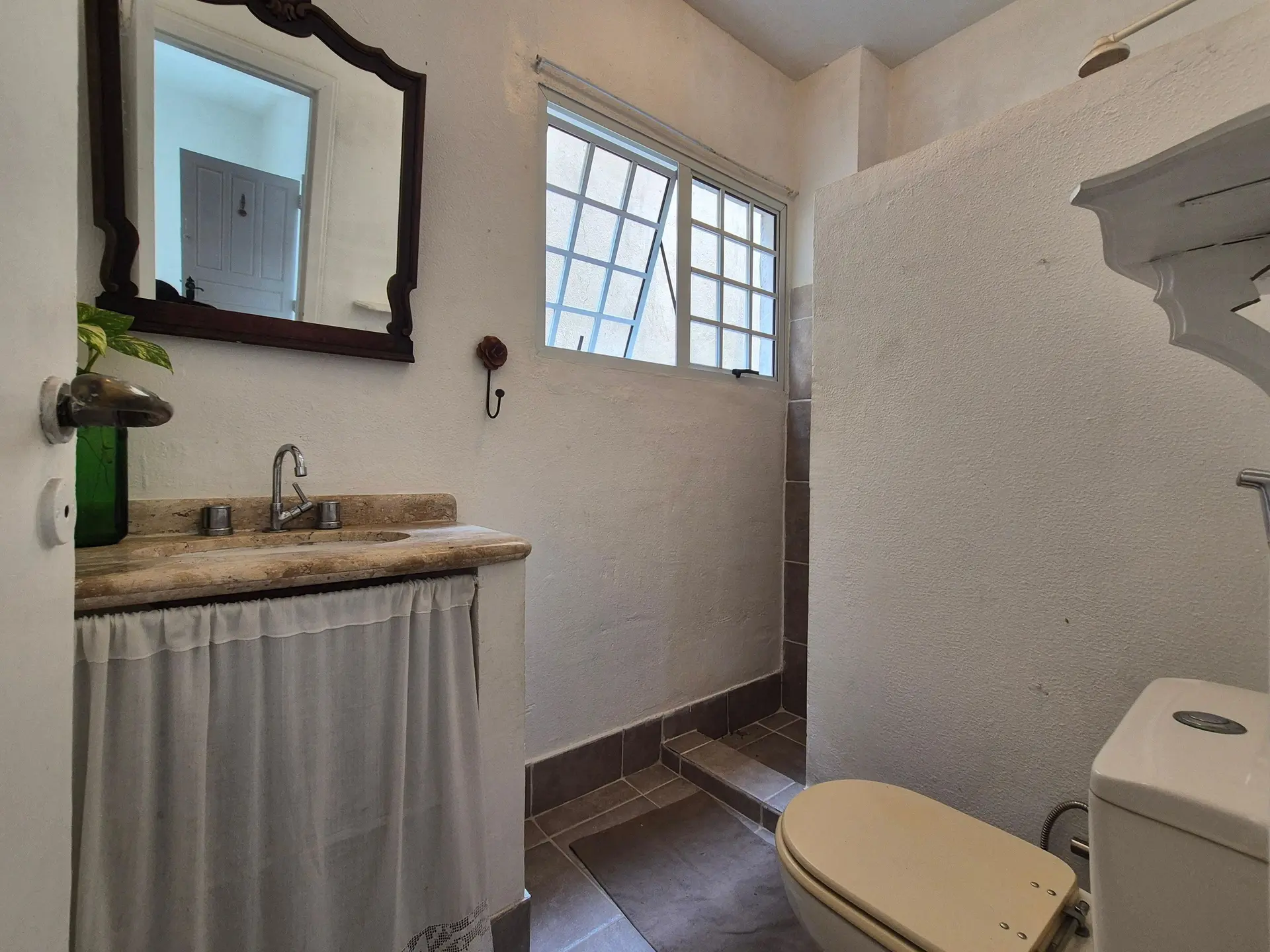 Condominium house to rent with 3 bedrooms and a suite — photo 24