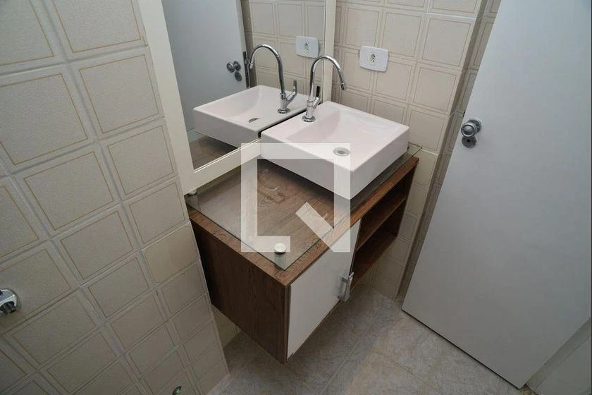 3-bedroom apartment in a building with a gym — photo 19