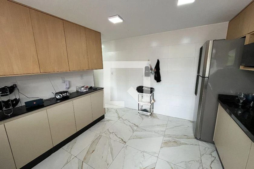 Furnished apartment, 131 m², with a glass-enclosed balcony — photo 21