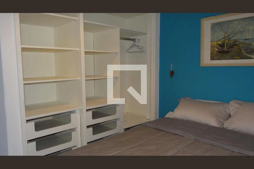 Furnished 2-bedroom apartment with balcony — photo 23