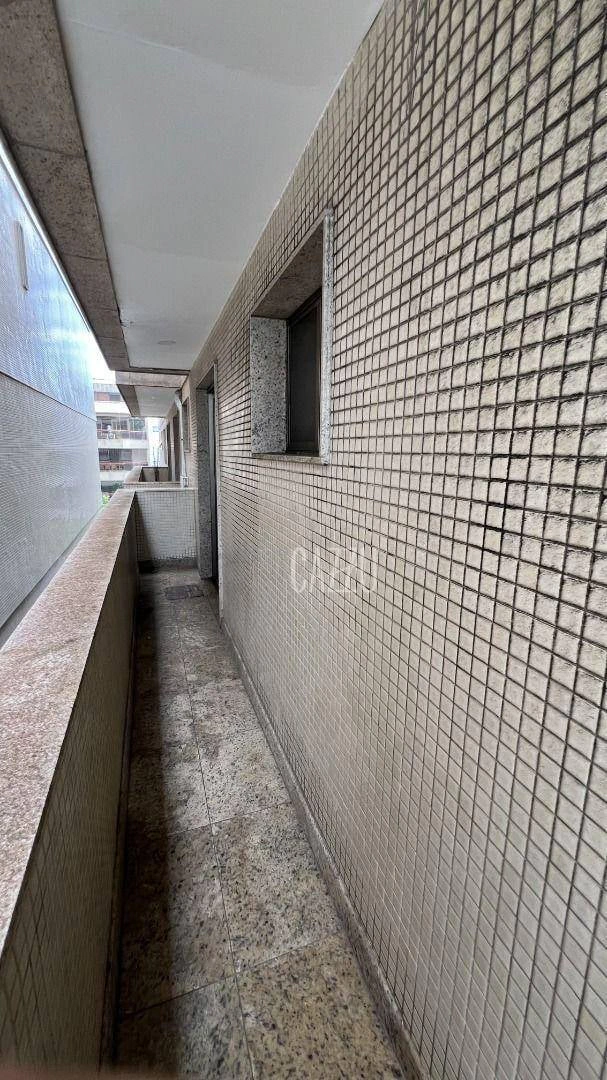 4-bedroom apartment in a building with a sauna — photo 24