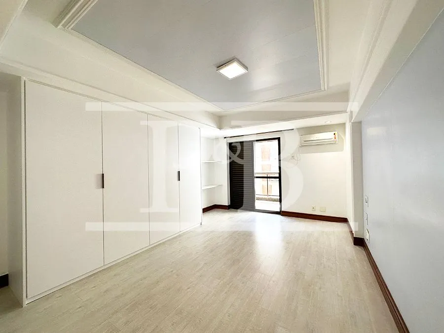 Apartamento com 4 dormitórios, 4 banheiros e varanda — photo 16