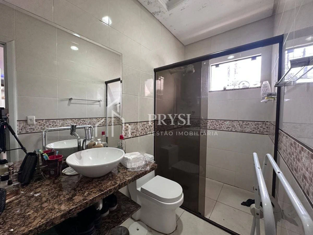 3-bedroom house with a washing machine in Curitiba — photo 12