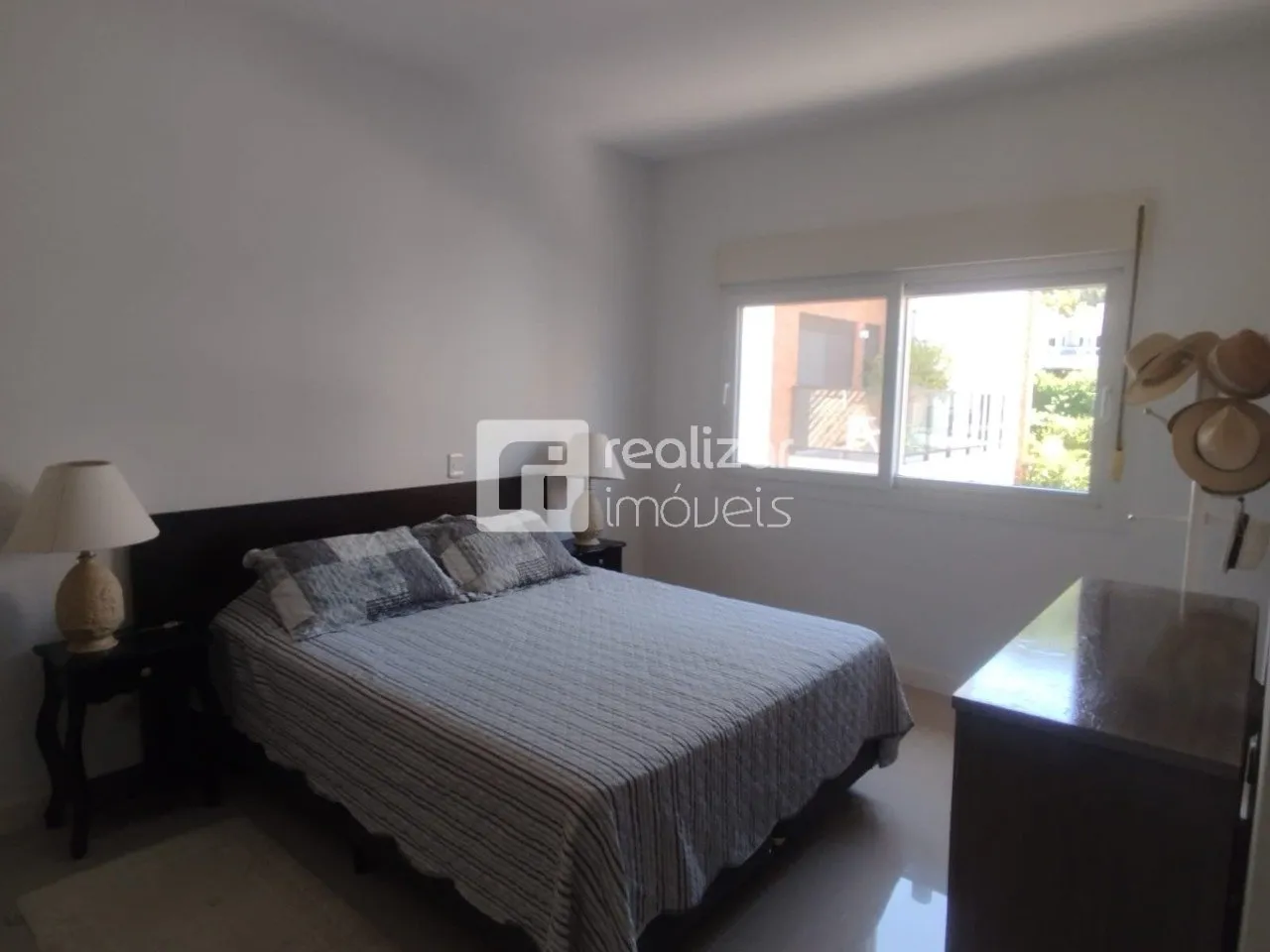 Furnished house with 4 bedrooms and 190 m² plus a garden — photo 37