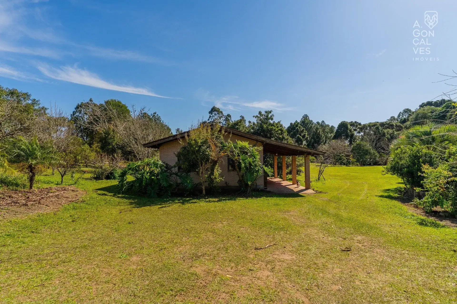House with 4 bedrooms, 4 bathrooms and air conditioning — photo 3