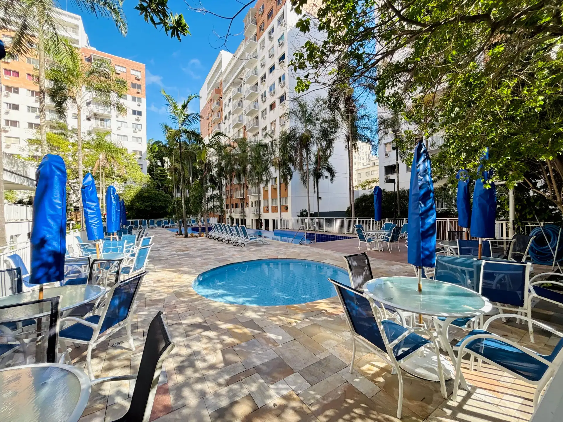Apartamento mobiliado com cozinha integrada, 1 quarto — photo 2