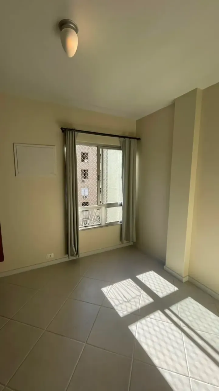 2-bedroom apartment with 1 garage parking space — photo 3