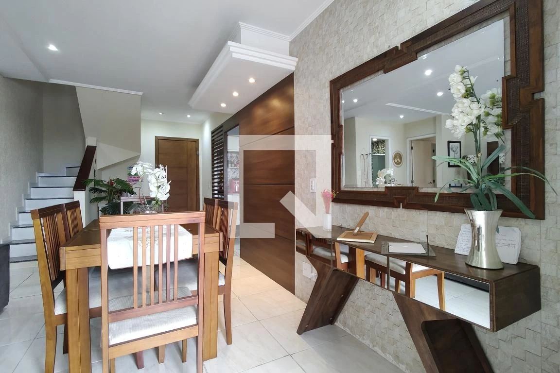 Glass-enclosed balcony in a 3-bedroom apartment, 155 m² — photo 11