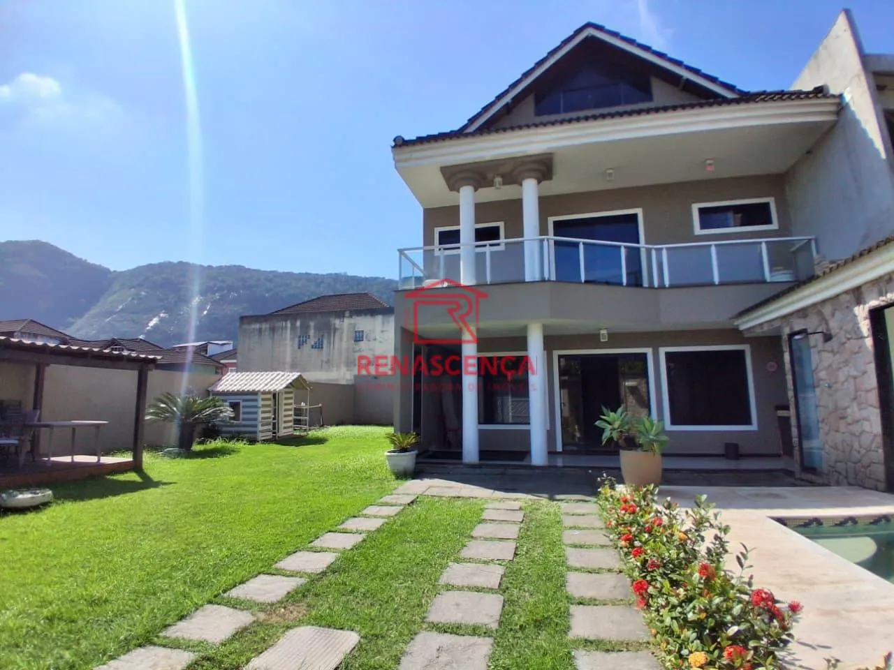 Гардеробная и 4 спальни: дом 323 м² — photo 5
