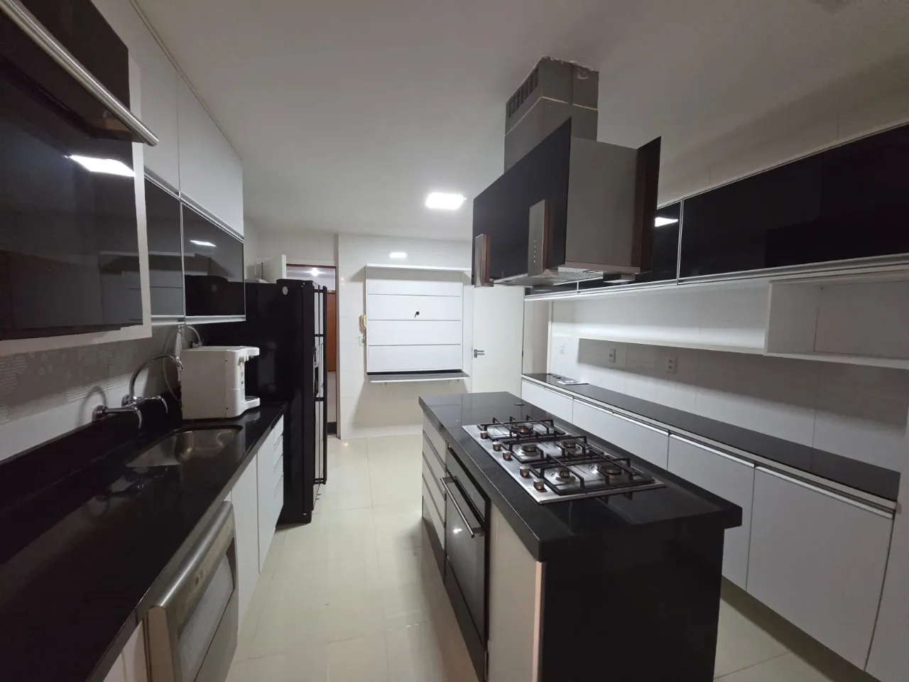 Furnished apartment, 316 m², with a walk-in closet — photo 2