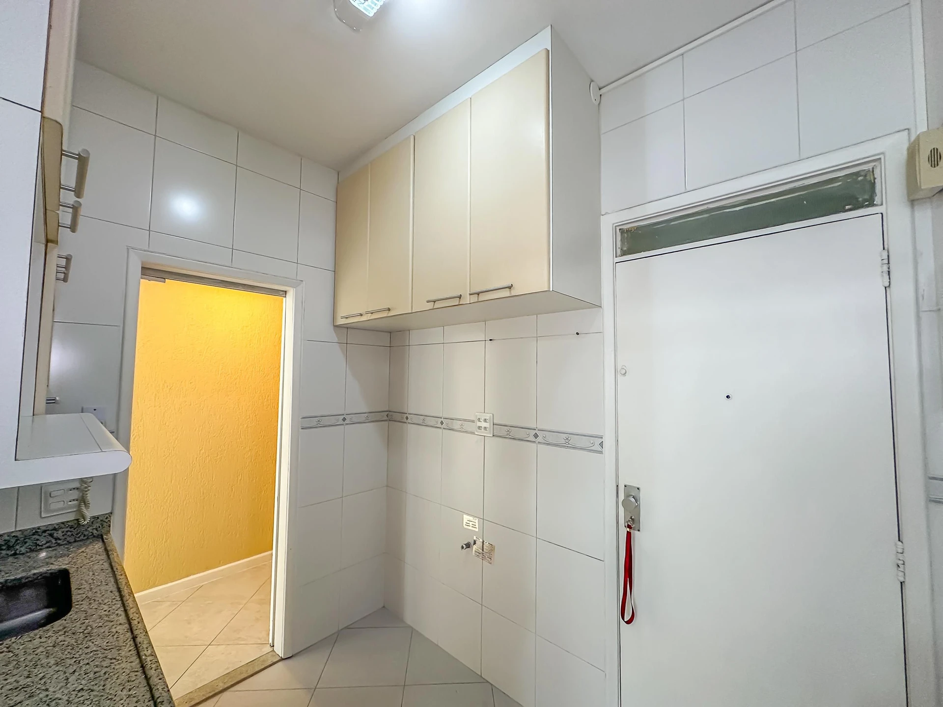 2-bedroom apartment with a glass-enclosed balcony — photo 21