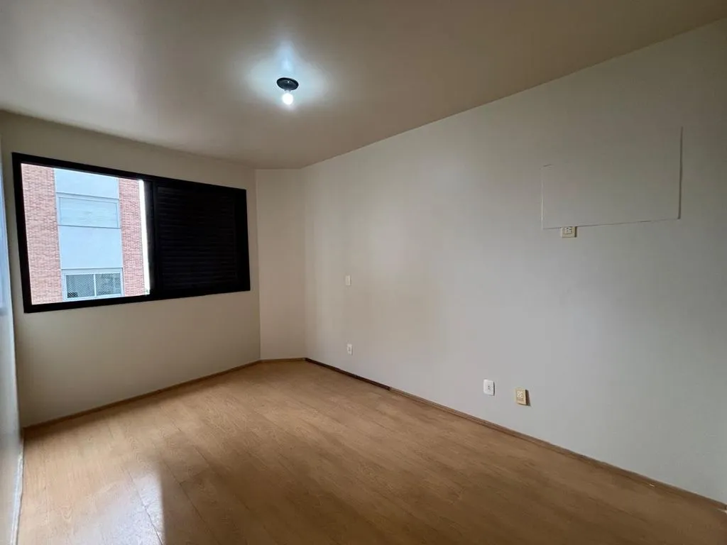 113 m² apartment with a bathtub and a water view — photo 4