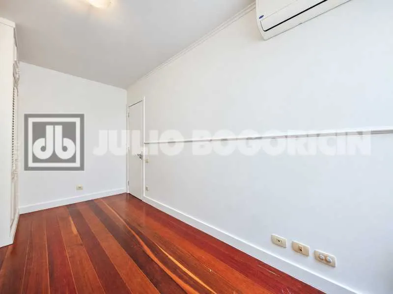 Квартира 125 м² із заскленим балконом та видом на гори — photo 14