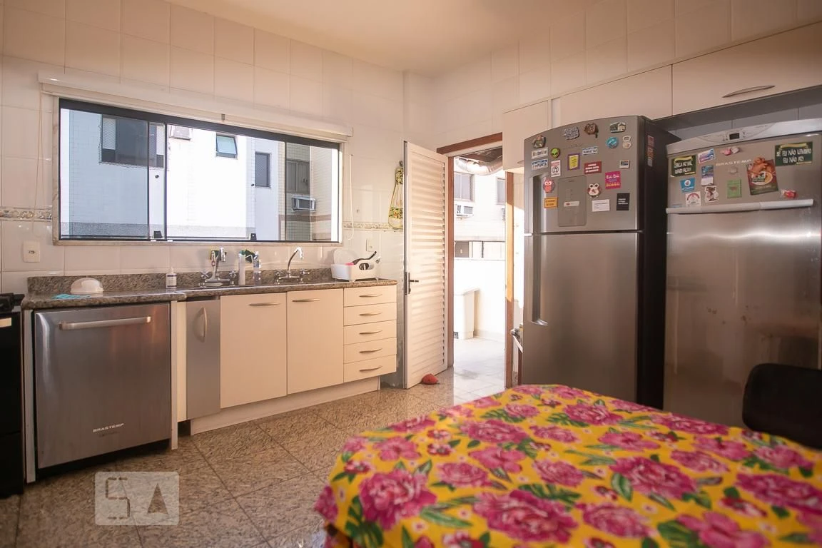 Furnished 3-bedroom apartment with private BBQ — photo 2