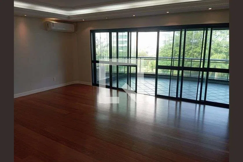 250 m² apartment with 4 bedrooms and 3 parking spots — photo 3