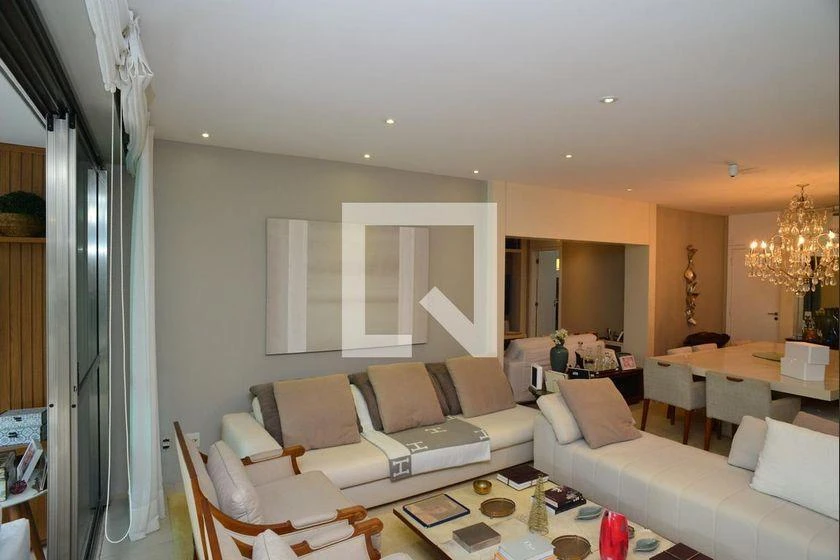 298 m² rental apartment with 4 en-suite bedrooms and balcony — photo 22