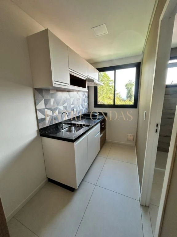 One-bedroom apartment with a home office