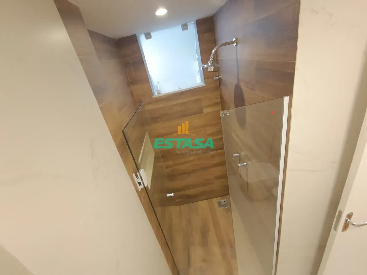 Furnished apartment with 3 bedrooms and 2 bathrooms — photo 17