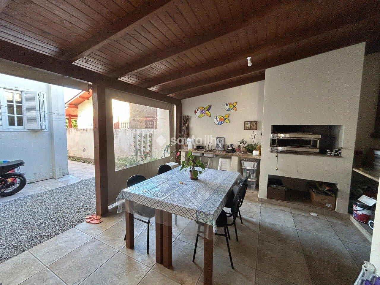 Casa de 300 m² con bañera y balcón gourmet — photo 23