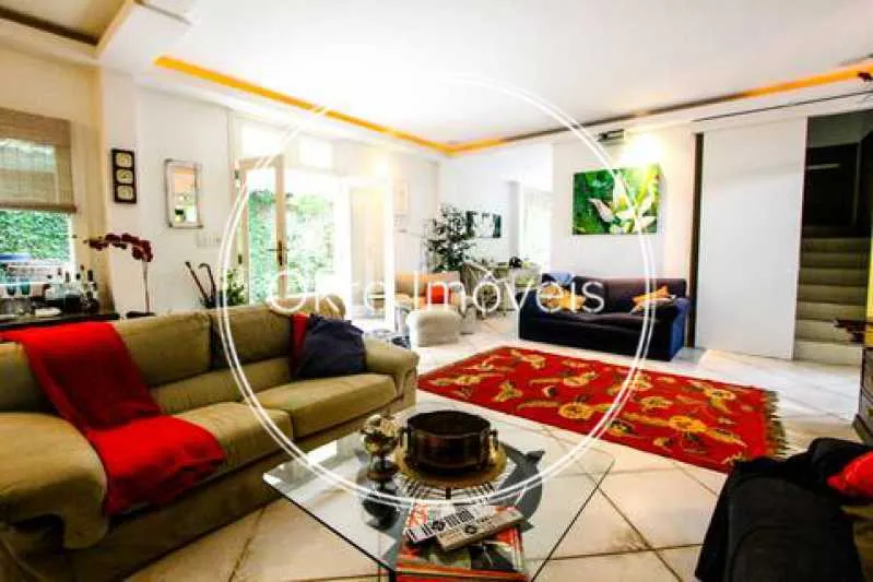 House with 5 bedrooms and 3 bathrooms with a washer — photo 2