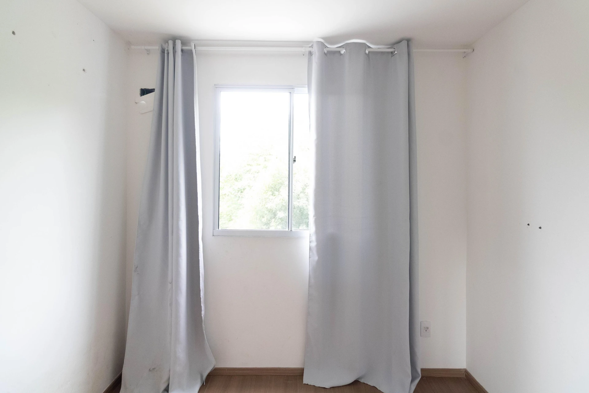 2-bedroom apartment in a building with a gym — photo 6