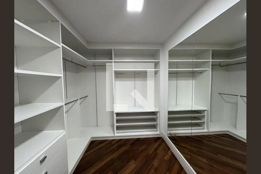 5 quartos e banheira: casa de 1000 m² — photo 12