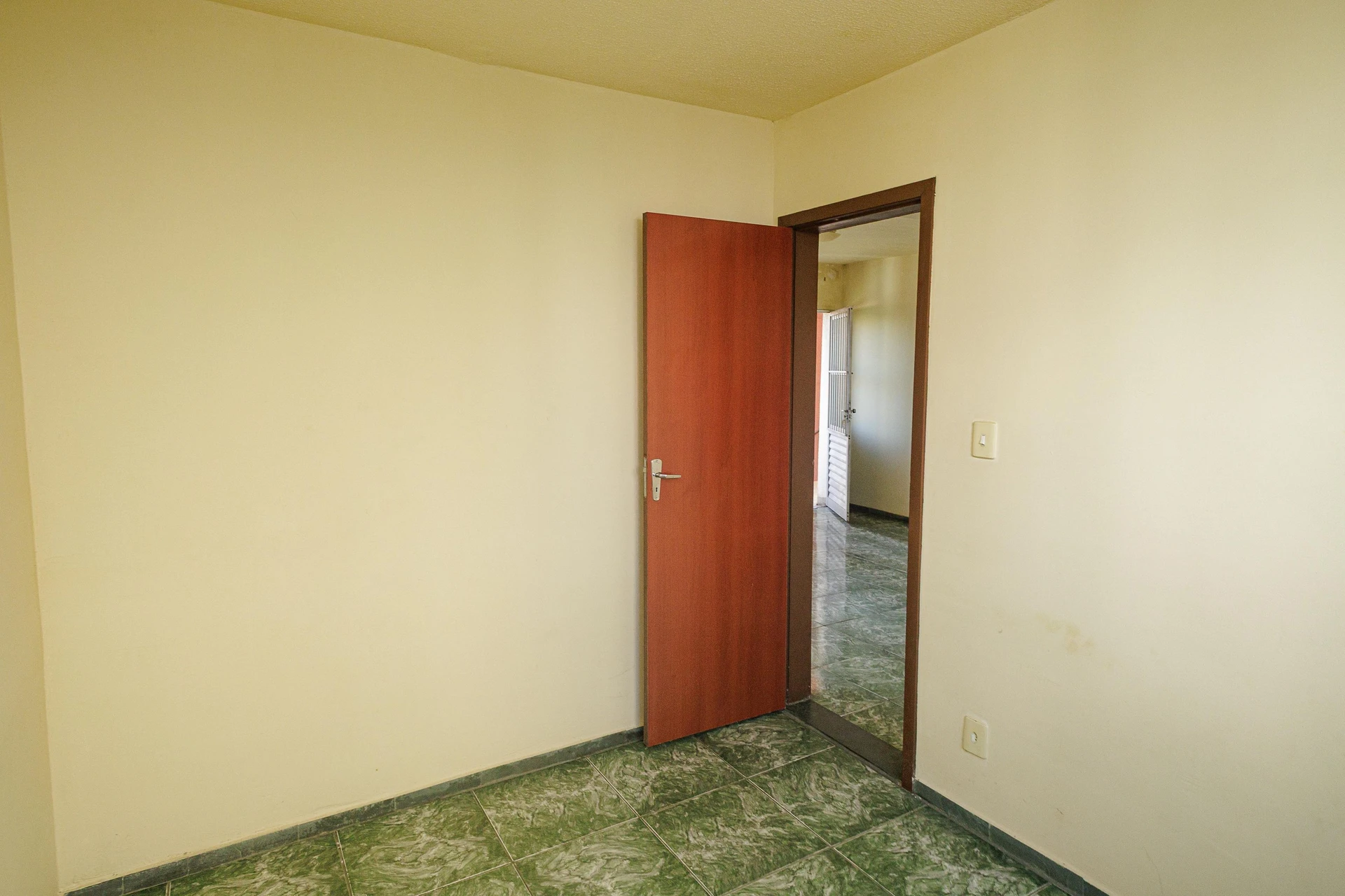 Unfurnished apartment with 2 bedrooms and 1 parking space — photo 17