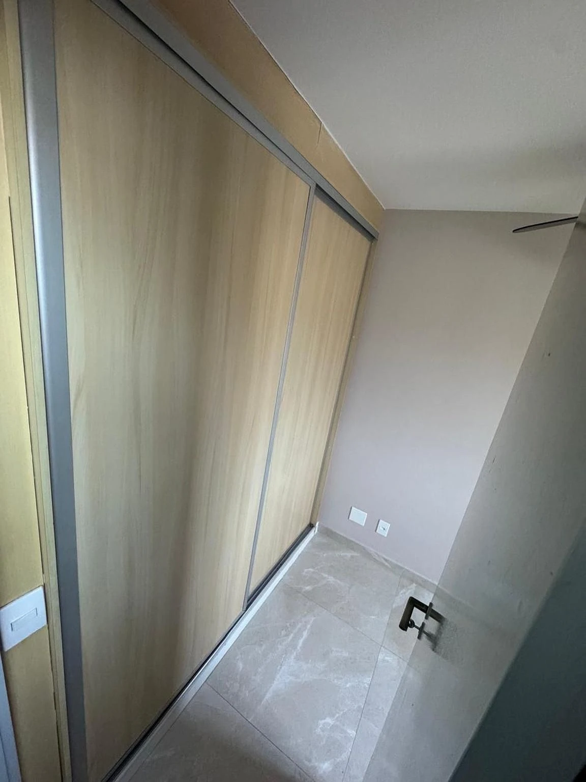 Apartment with 3 bedrooms and 4 bathrooms, balcony sink — photo 43