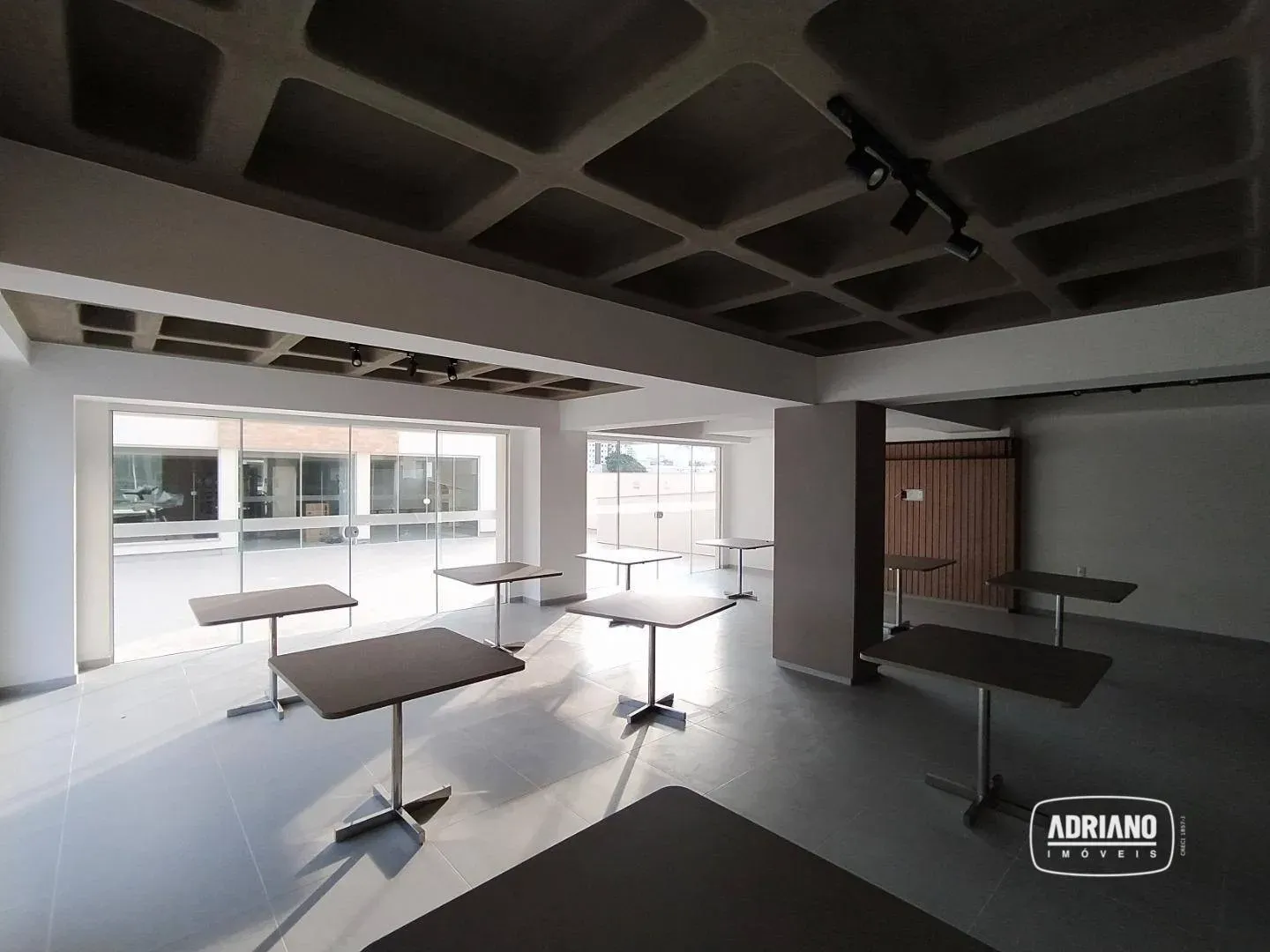 1-bedroom apartment with open-plan kitchen — photo 12