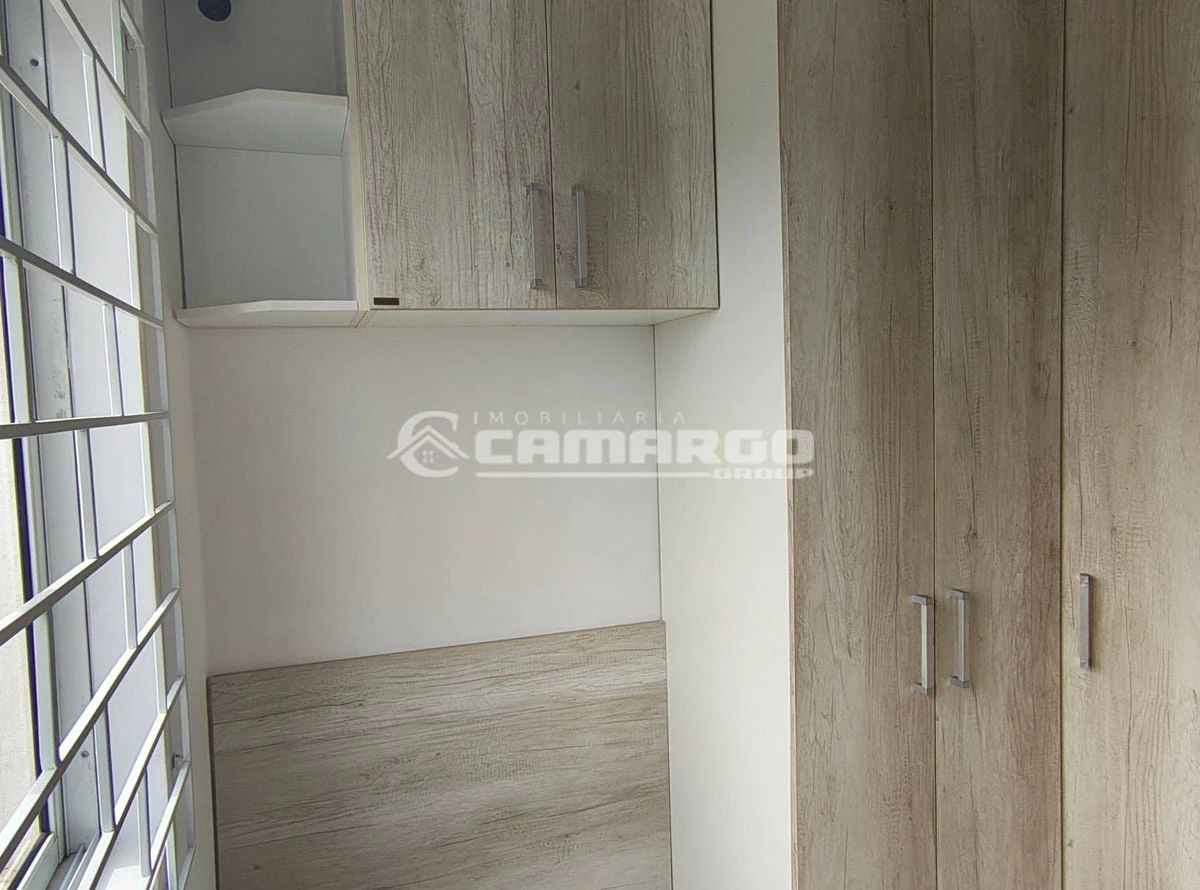 Wood or laminate floors in a 3-bedroom apartment, 56 m² — photo 2