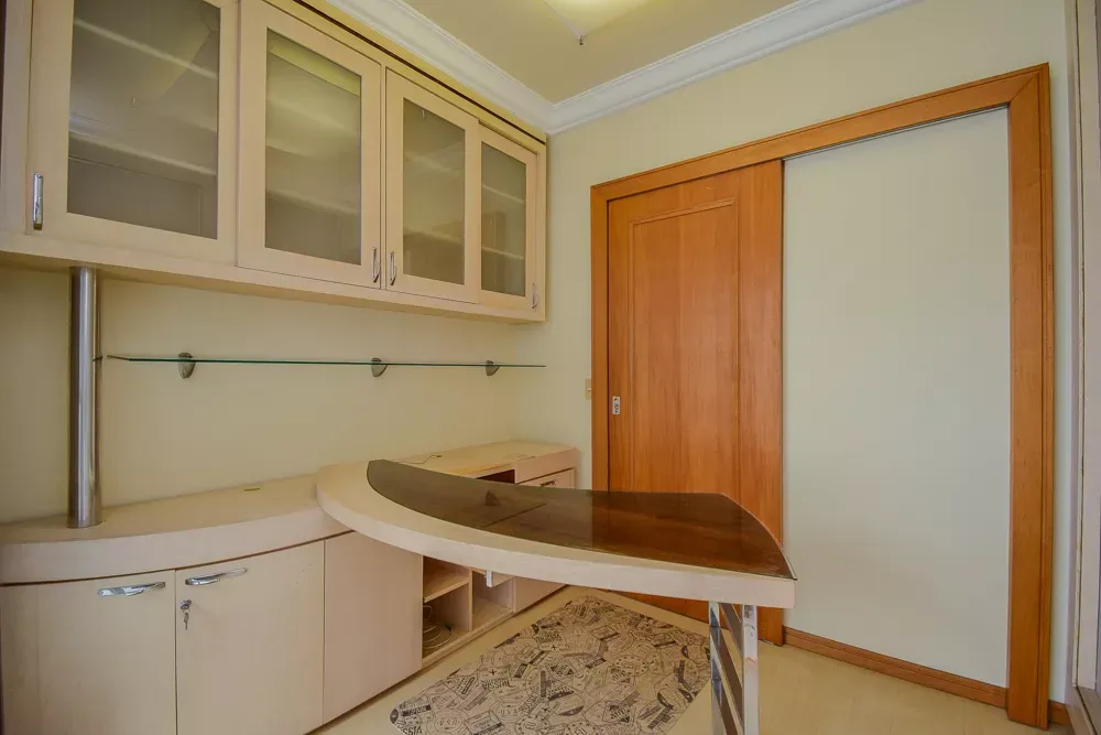Furnished apartment with 3 bedrooms and 115 m² — photo 29