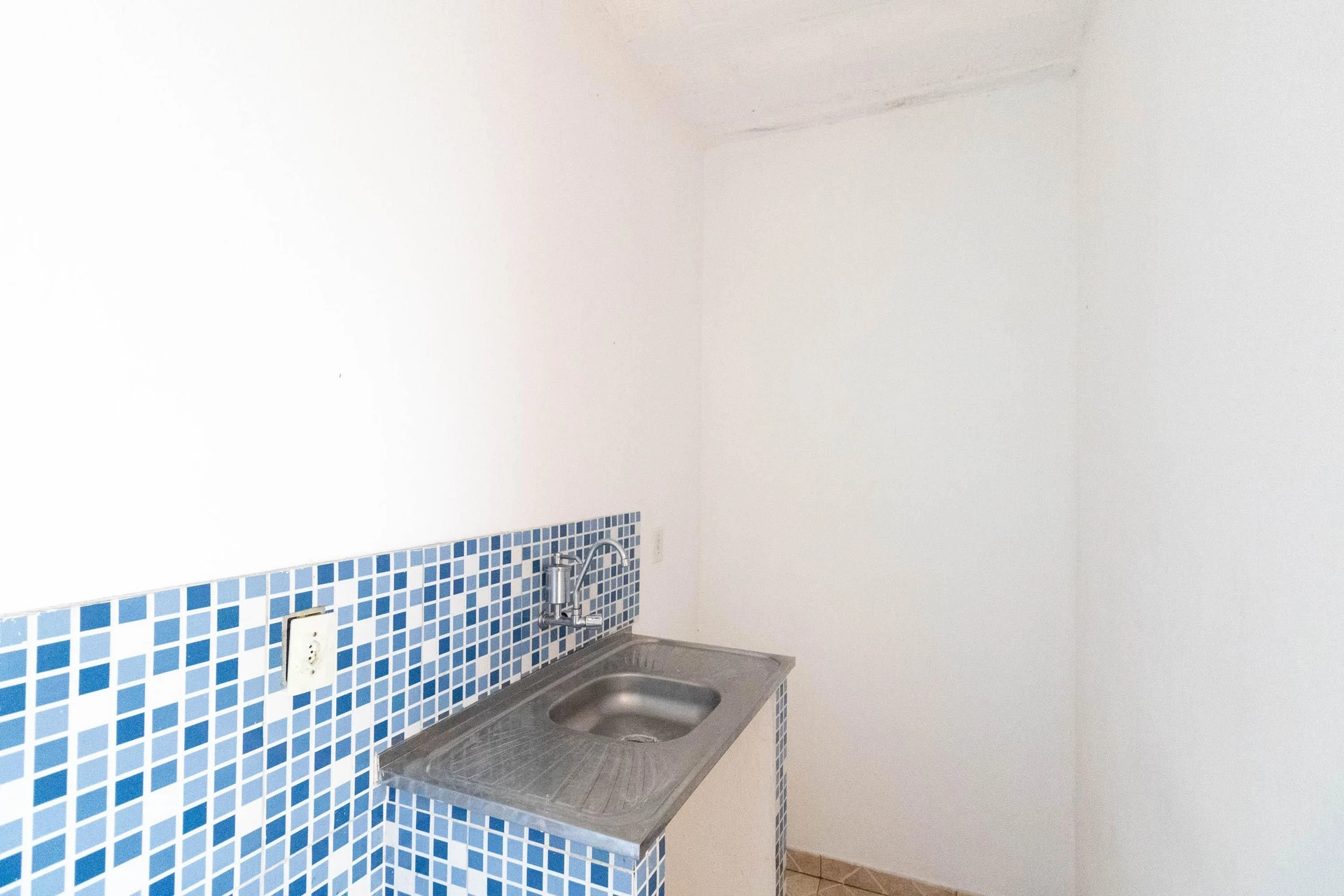 Кітнет-студія без паркування, 1 спальня і 1 ванна — photo 3
