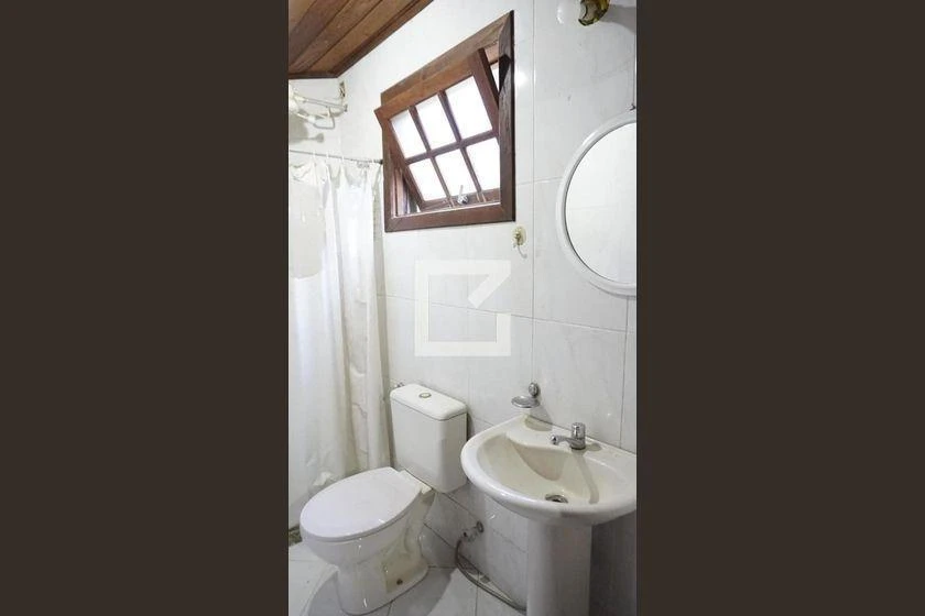 Облаштований будинок 245 м² з 4 спальнями та грилем на балконі — photo 18