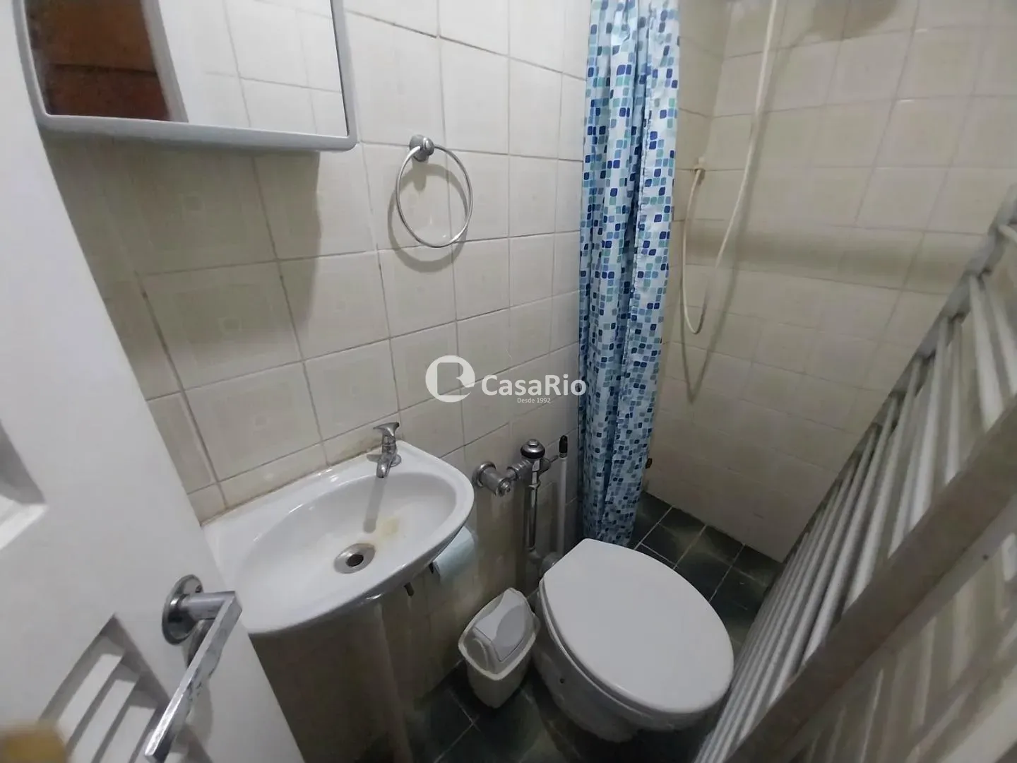 2-bedroom apartment with wood or laminate floors — photo 29