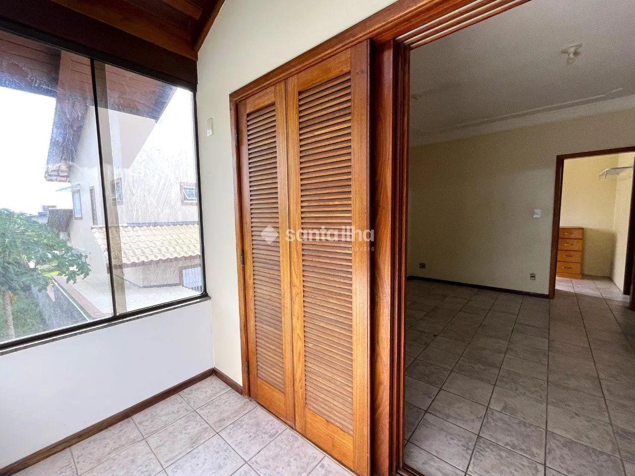 200 m² house with a private BBQ and a grill on the balcony — photo 31