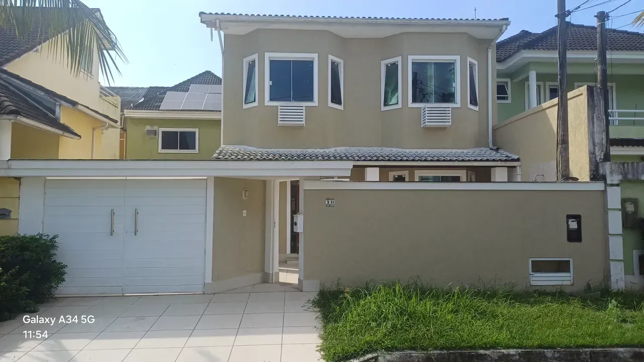 House with 3 bedrooms and 4 bathrooms, 2 parking spots — photo 4