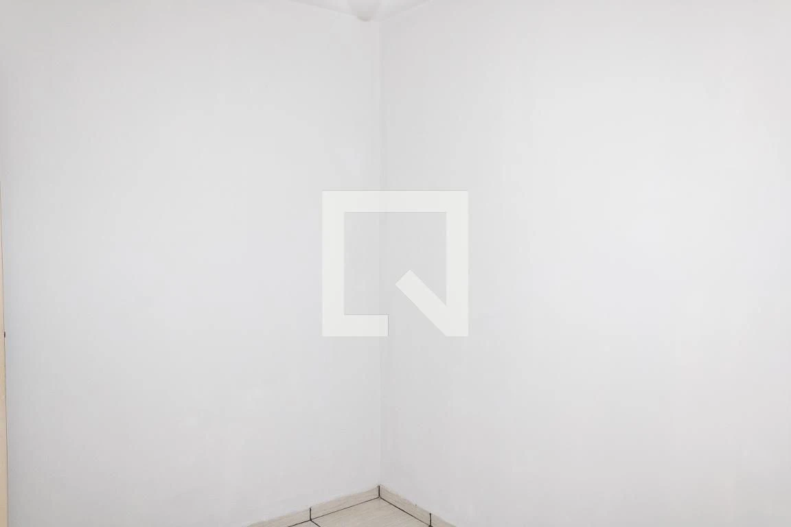 2-bedroom apartment with 1 parking space and laundry area — photo 31