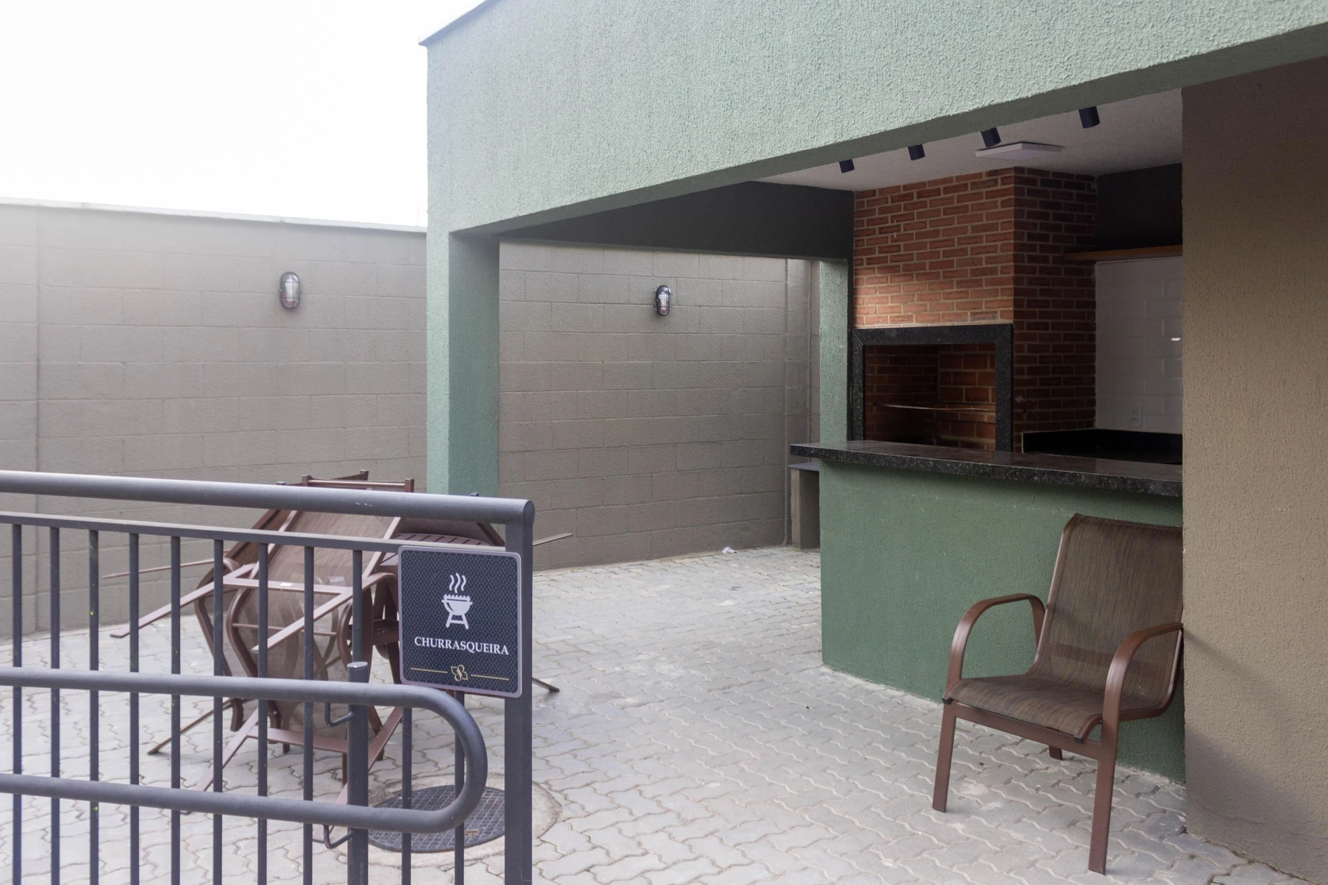 Apartamento de 2 quartos em condomínio com piscina — photo 15