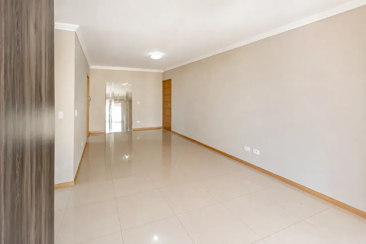 Unfurnished 3-bedroom apartment with 2 bathrooms — photo 17